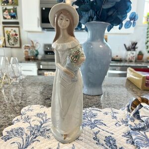 Vintage Dalia Ceramic Base with Blue Floral Design